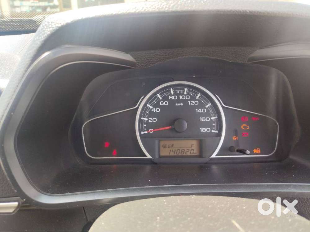 बड़ी गाड़ी लेने का इच्छुक हूं इसलिए बेच रहा हूं