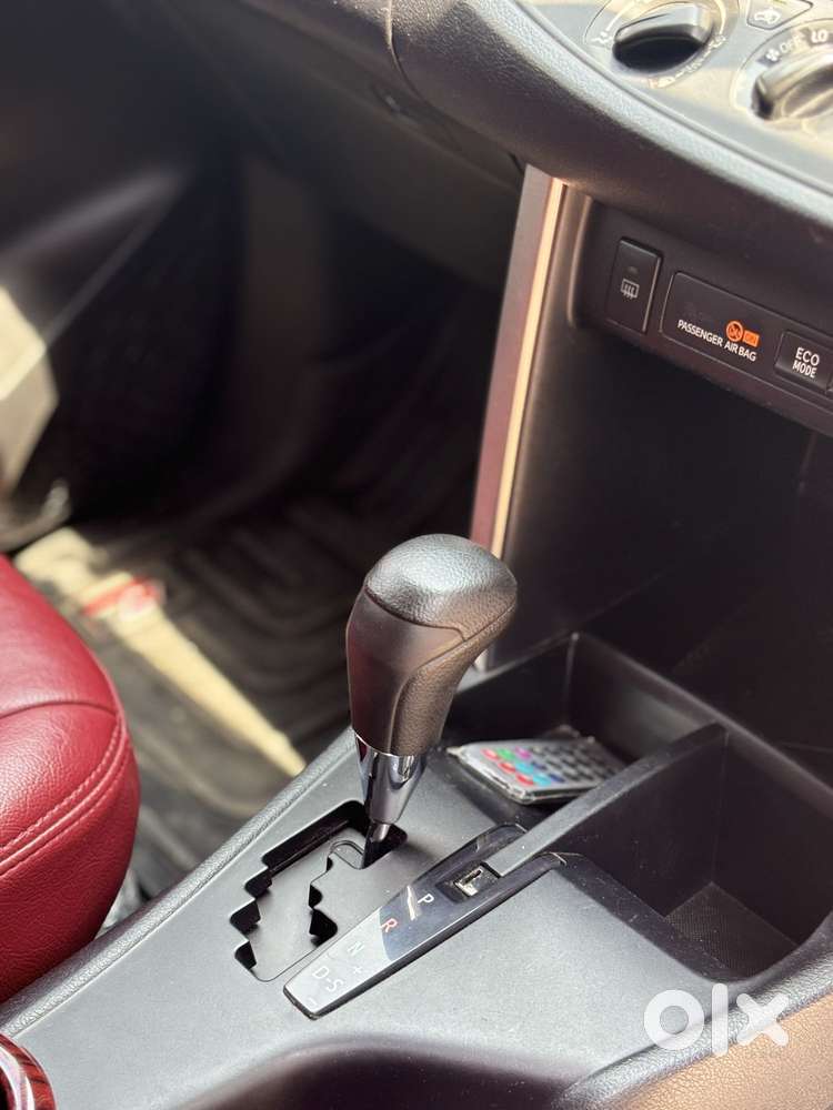 Toyota Innova Crysta 2.8 Gx At 8s, 2016, Diesel