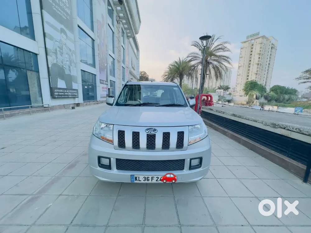 Mahindra Tuv300 T6 ( Diesel) Mt
