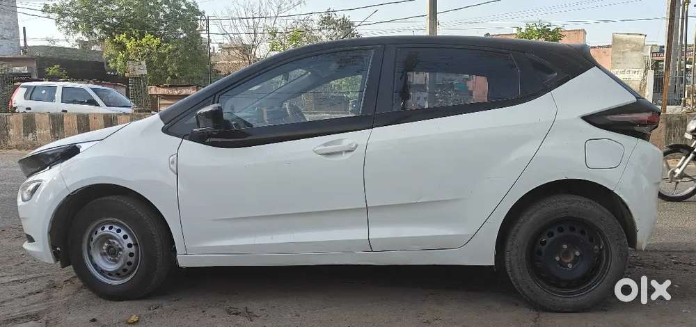 Tata Altroz 2022 Petrol Well Maintained