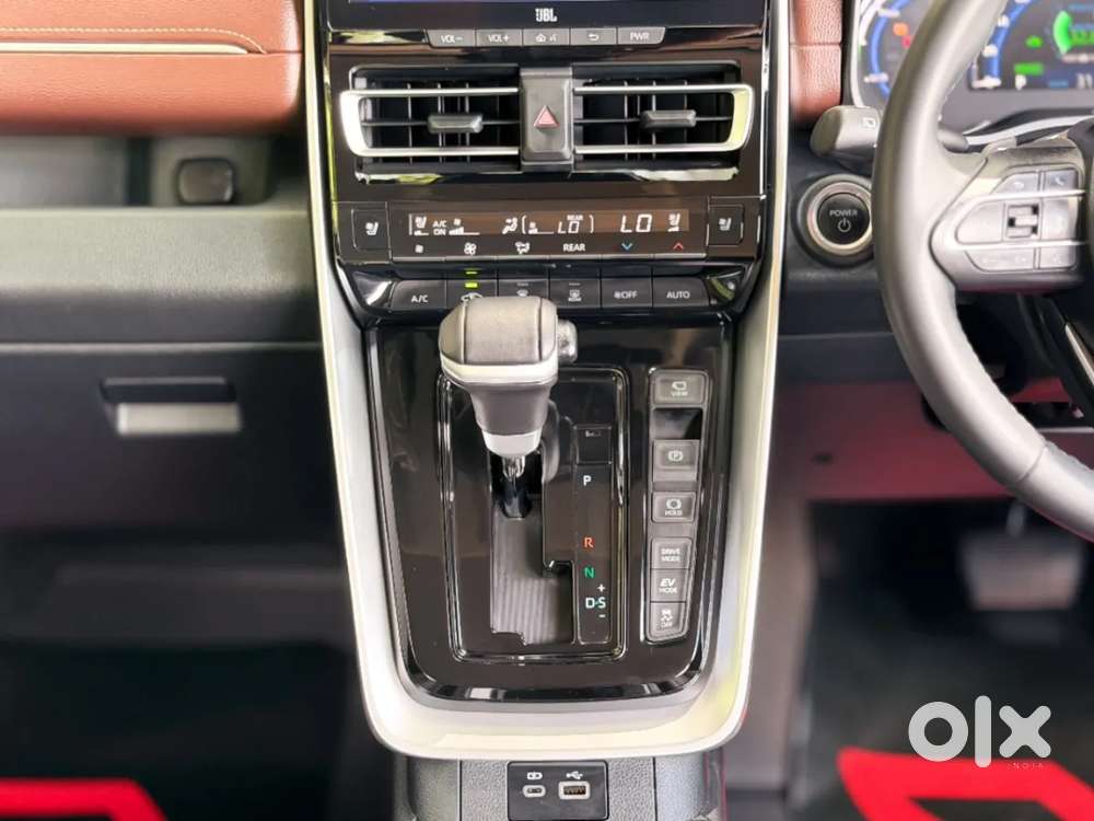 Toyota Innova Hycross 2.0 Zx (o) Hybrid 7 Str, 2024, Petrol