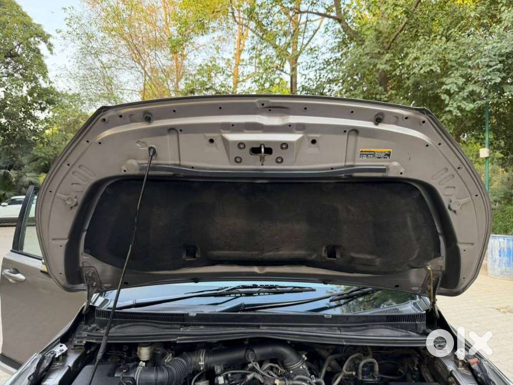 Toyota Innova Crysta 2.7 Gx At 8s, 2016, Petrol