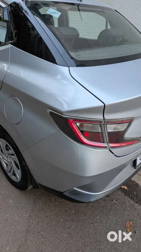 Hyundai Aura Cng Petrol 2021 Model