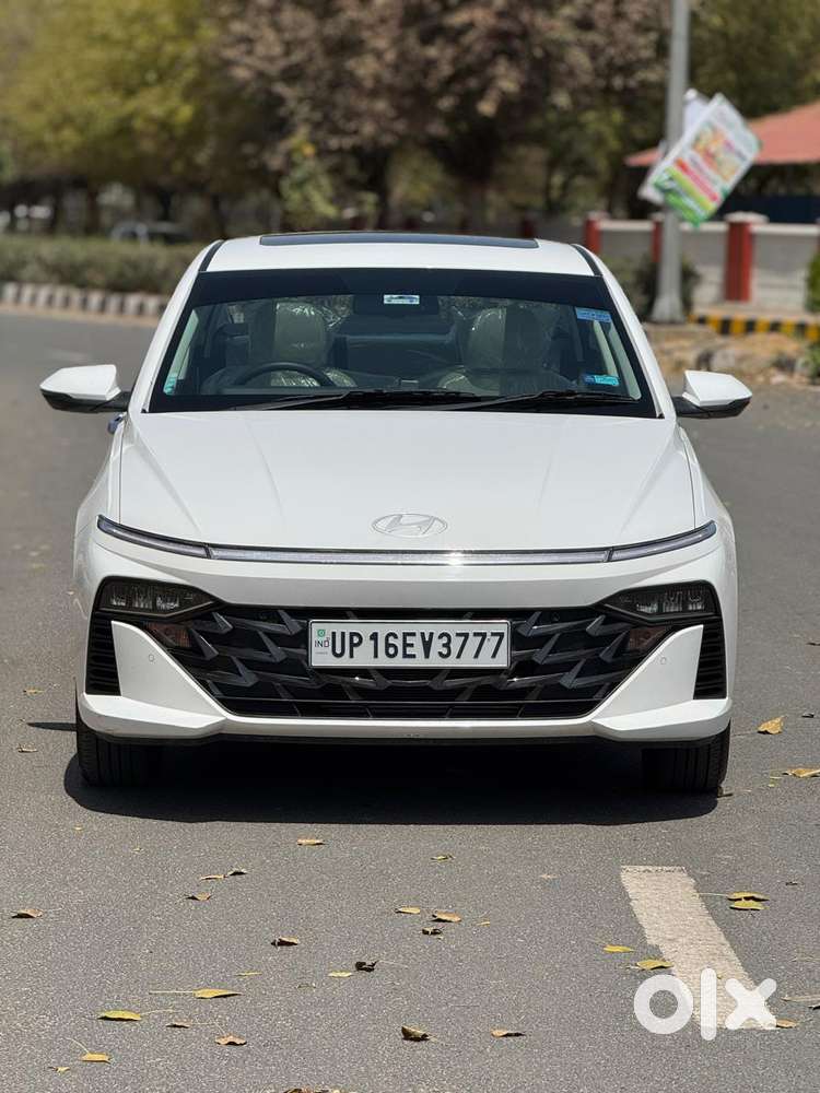 Hyundai Verna 1.5 Sx Ivt, 2025, Petrol
