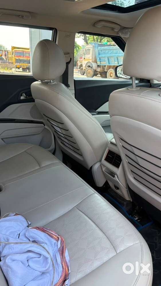 Mahindra Xuv400 2024 Electric Well Maintained