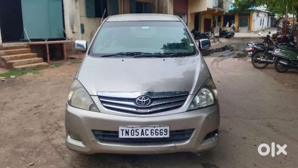 Toyota Innova 2.5 V 8 Str, 2009, Diesel