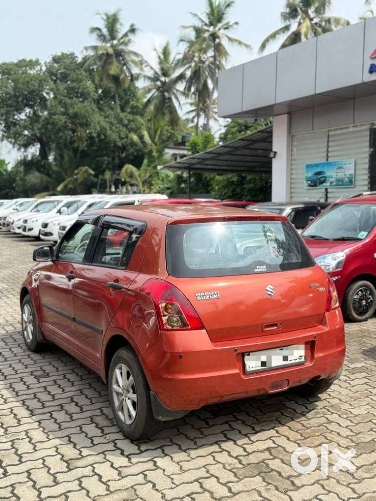 Maruti Suzuki Swift 1.2 Vxi (o), 2009