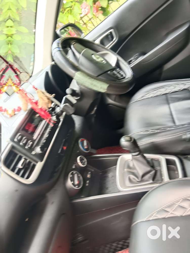 Hyundai Venue Petrol 2021
