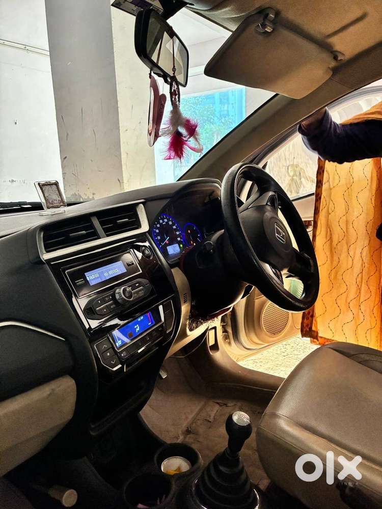 Well-maintained Honda Amaze (2017) Owned By A Retired Indian Air Force