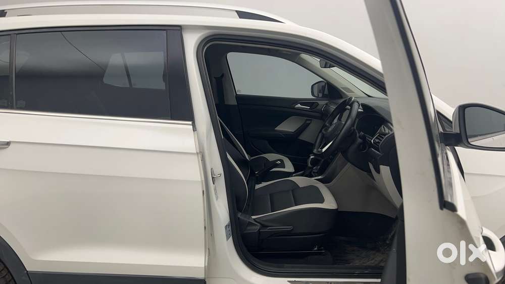 Volkswagen Taigun Topline 1.0 Tsi At (electric Seats), 2023, Petrol