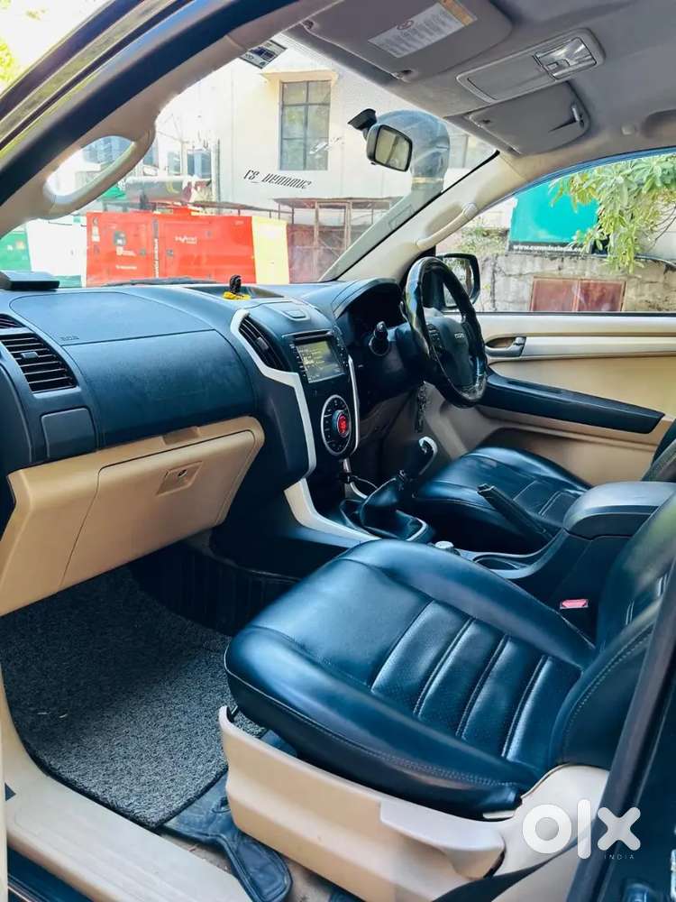 Isuzu V-cross 4×4 Diesel  Top Model In Mint Condition