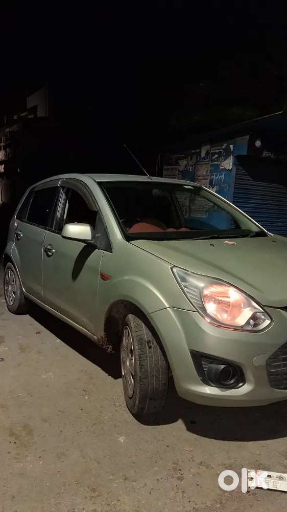 Ford Figo Titanium Blu 2010