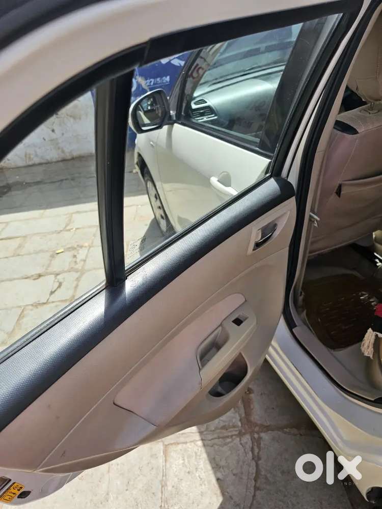 Maruti Suzuki Swift Dzire 2012