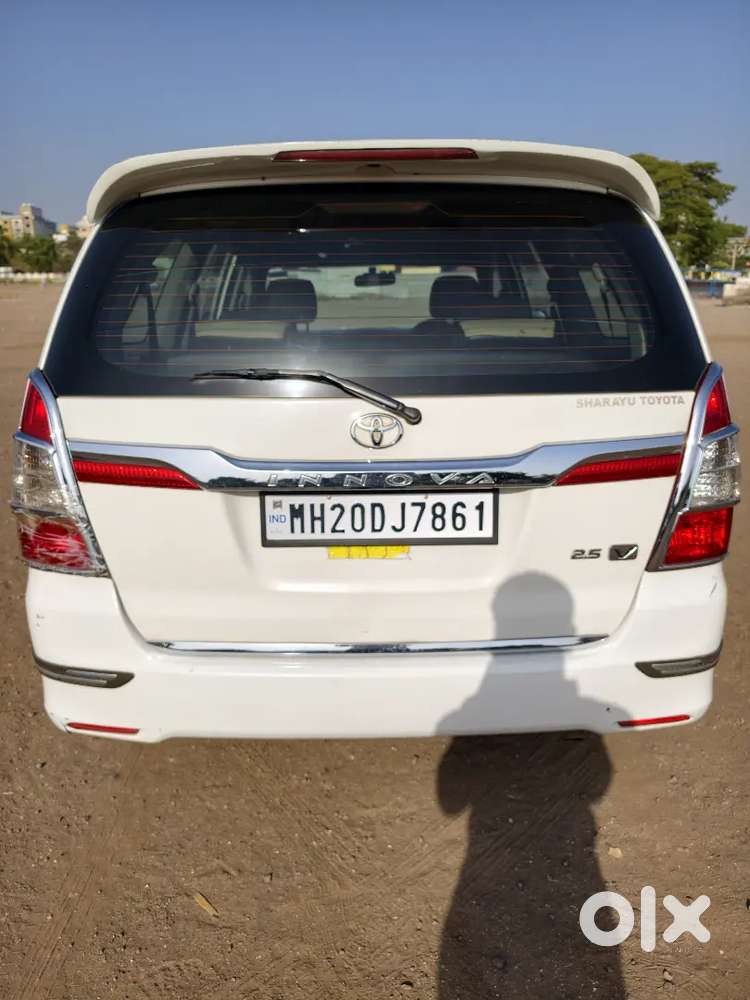 Toyota Innova 2015 Diesel 2nd Owner