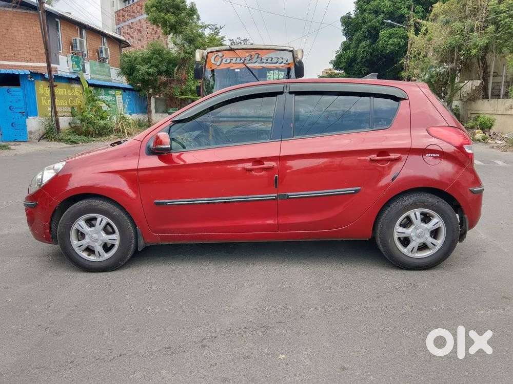 Hyundai I20 1.4 Asta (at), 2011, Petrol
