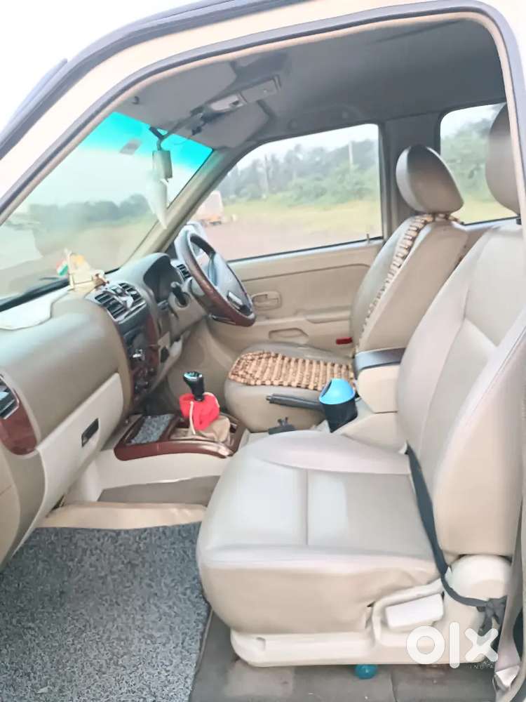 Force One Sx Top Model | 2013 | 7-seater | Diesel | White | ₹4,49,999