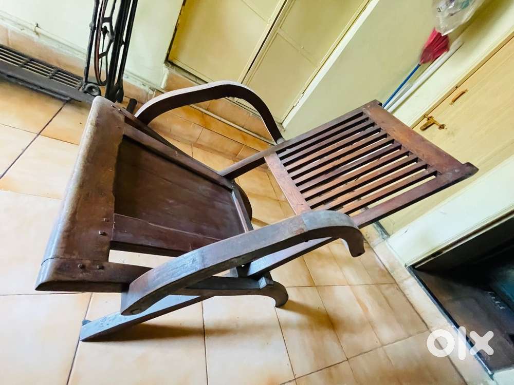 Recliner chair antique