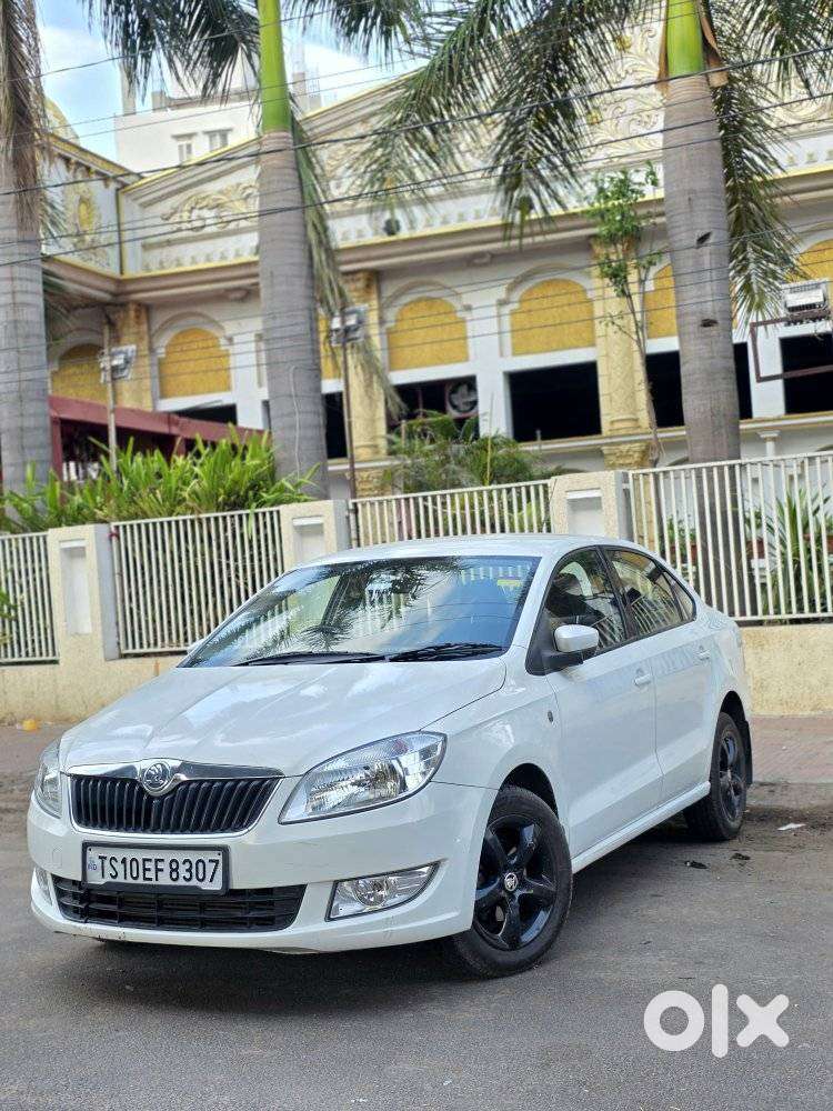 Skoda Rapid 1.5 Tdi At Ambition Plus, 2015, Diesel