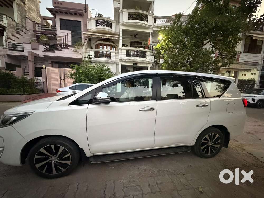 Toyota Innova Crysta Zx 2.4 Diesel Manual 2025