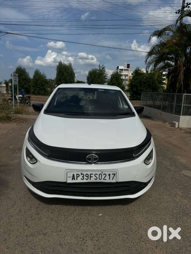 Tata Altroz Petrol 2020