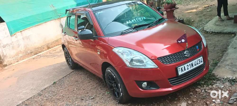 Maruti Suzuki Swift 2013 Petrol 110000 Km Driven