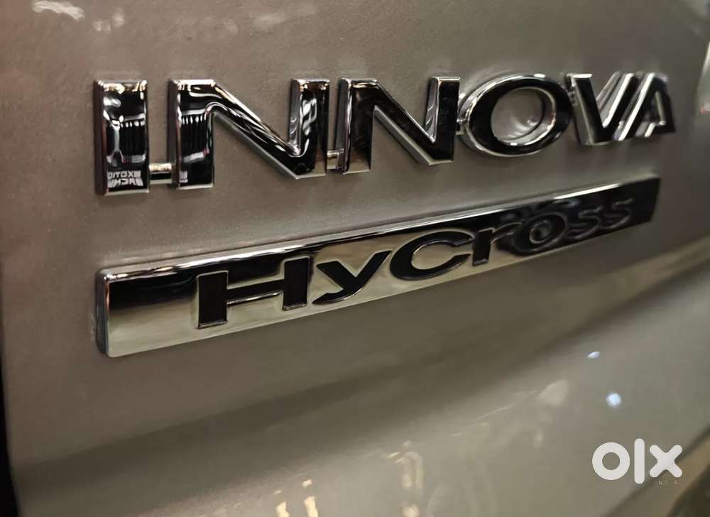 Toyota Innova Hycross 2.0 Zx Hybrid 7 Str, 2024, Petrol