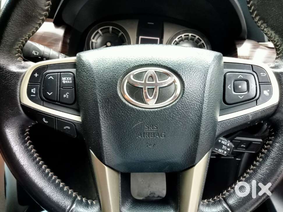 Toyota Innova Crysta 2.8z Automatic, 2017, Diesel