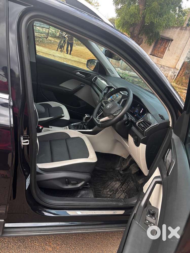 Volkswagen Taigun 1.0 Tsi Topline At, 2025, Petrol
