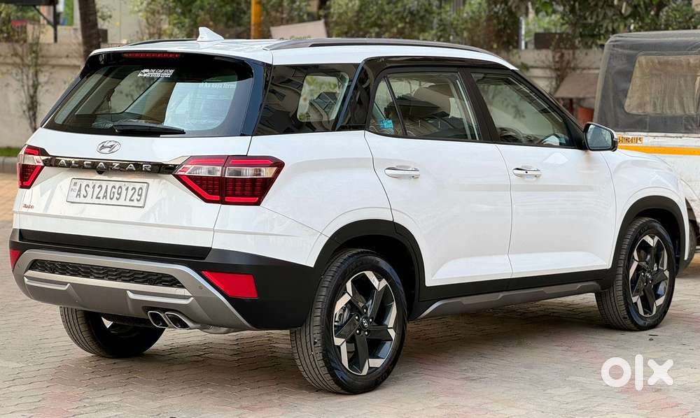 Hyundai Alcazar Platinum 7 Str 1.5 Turbo Petrol Adventure, 2023, Pet..