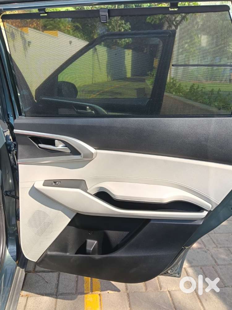 Kia Carens 2024 Petrol Well Maintained