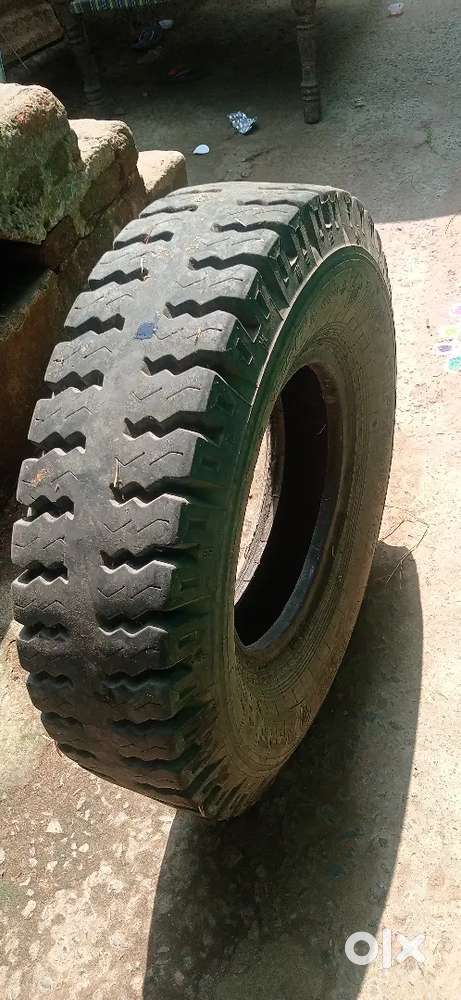 8.25-16  tyre