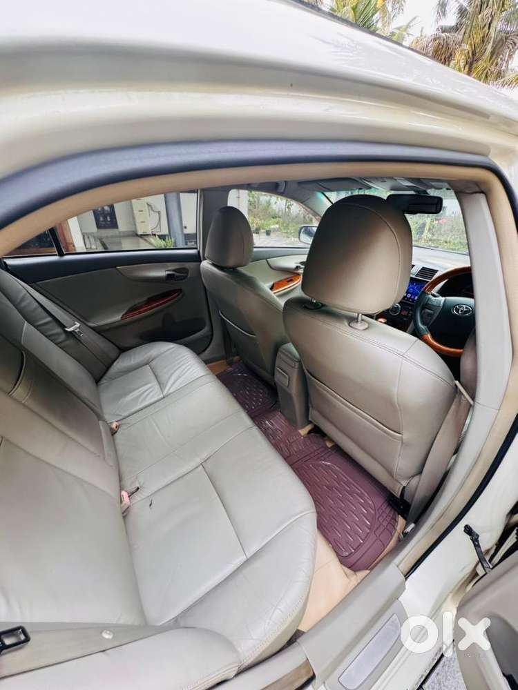 Toyota Corolla Altis 2010 Cng + Petrol