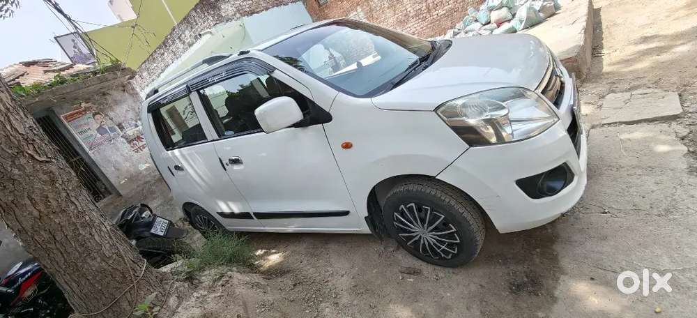 Gadi Me Koe Kami Nhi Hai