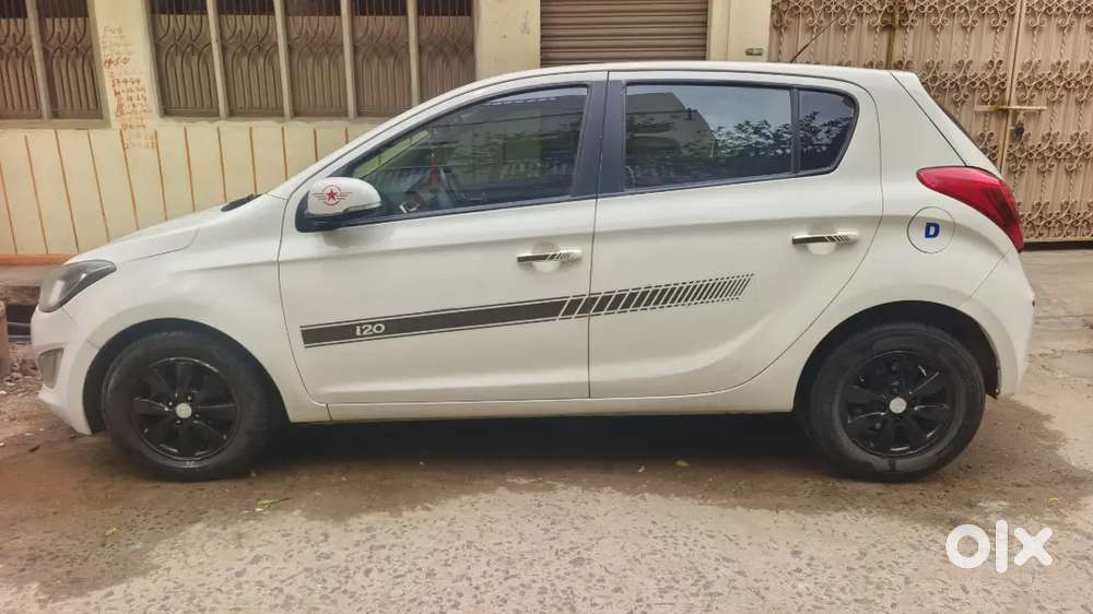 Hyundai New I20 2013 Diesel 100000 Km Driven