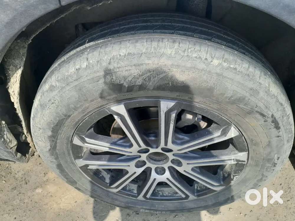 Mahindra Xuv700 2.0 Petrol 2022
