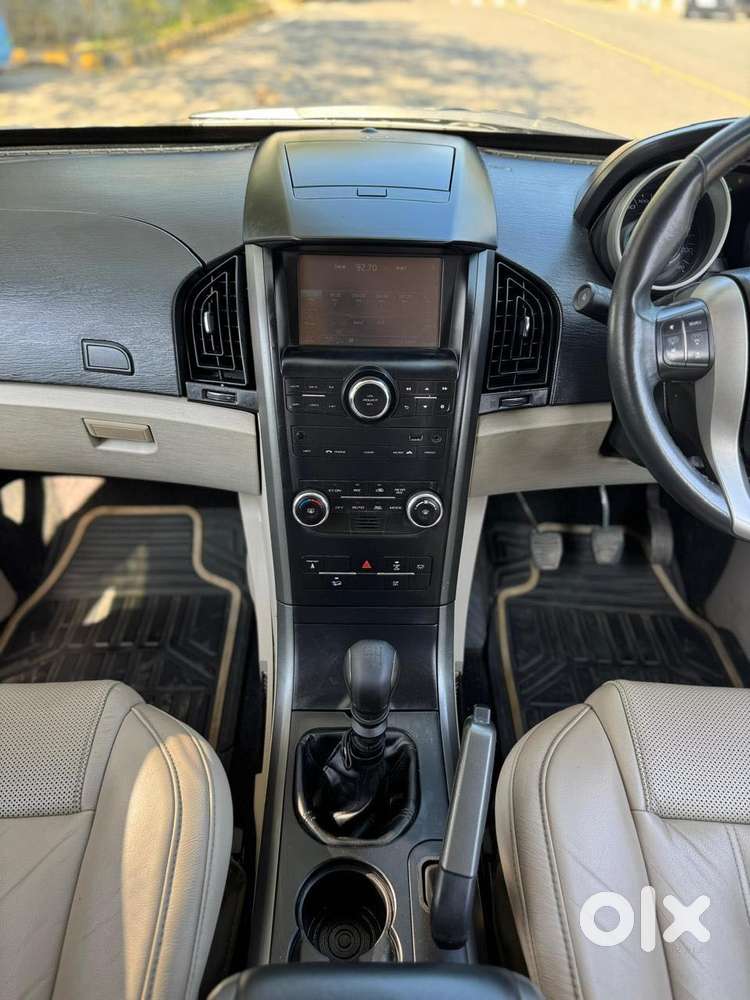 Mahindra Xuv500 W8 Dual Tone, 2015, Diesel