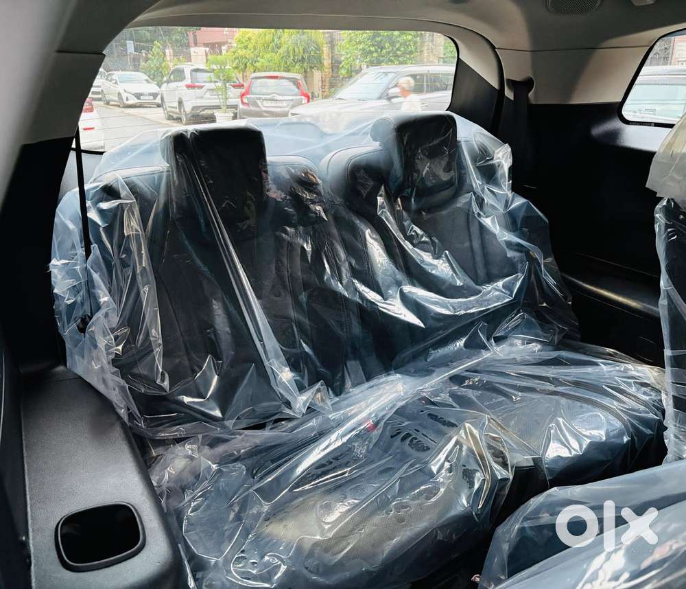 Mahindra Xuv700 2.2 Ax 7 Diesel At Luxury Pack Str, 2025, Diesel