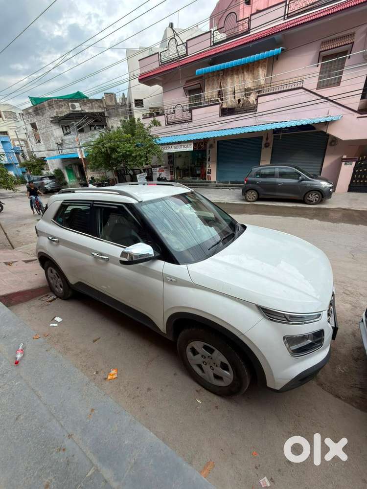 Hyundai Venue Petrol 2021