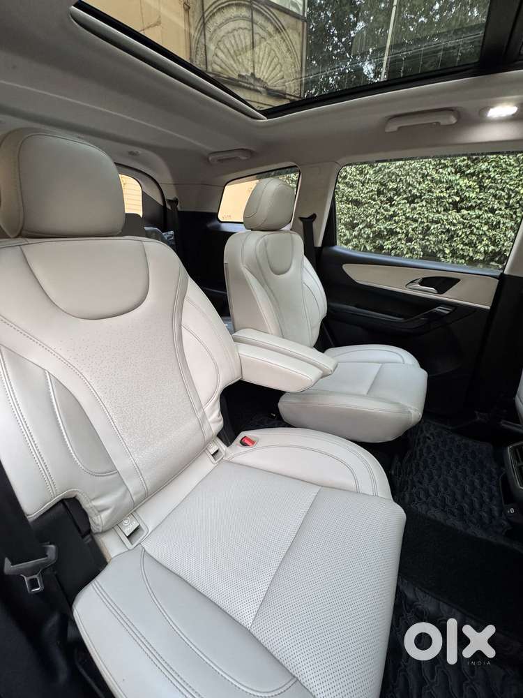 Mahindra Xuv700 2.2 Ax 7 Diesel At Str, 2024, Diesel