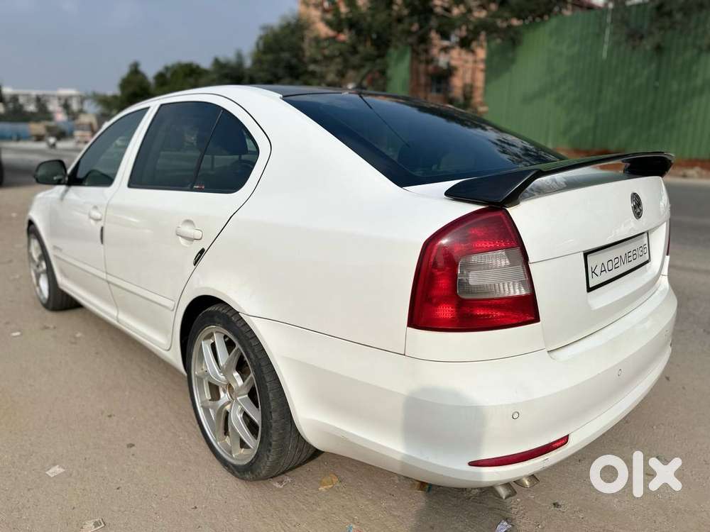 Skoda Laura 1.9 Tdi Mt Ambiente, 2010, Diesel