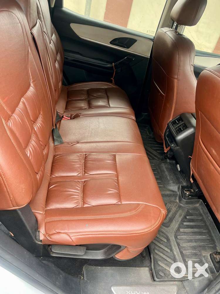 Mahindra Xuv700 2.0 Ax 5 Petrol Mt Str, 2022, Petrol