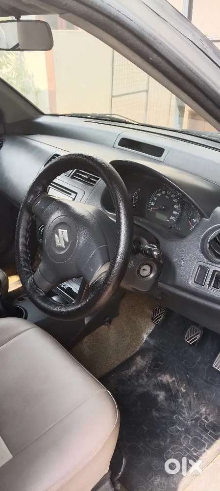 Maruti Suzuki Swift 2011 Diesel 136000 Km Driven