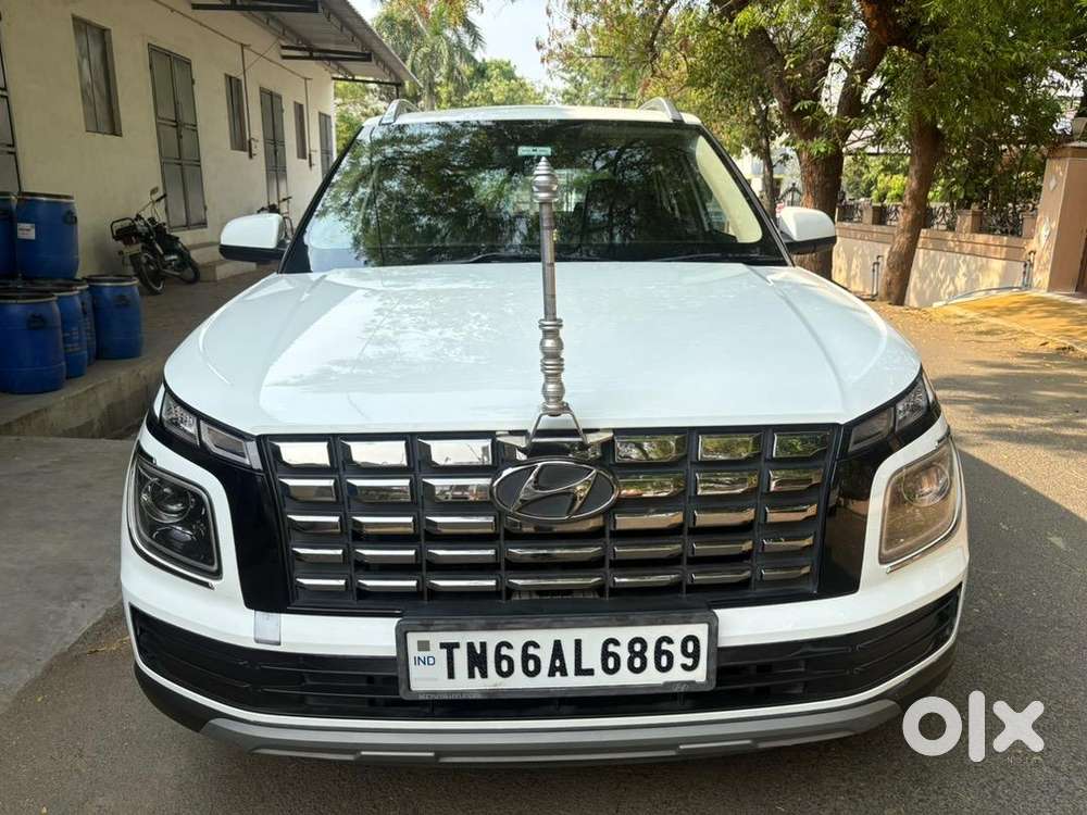 Hyundai Venue 2022 Petrol Well Maintained