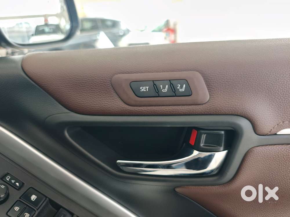 Toyota Innova Hycross 2.0 Zx (o) Hybrid 7 Str, 2024, Cng & Hybrids