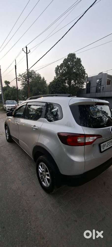 Renault Triber Rxt, 2022, Petrol