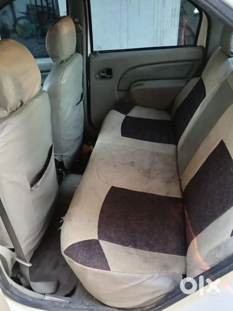 Mahindra E Verito 2012