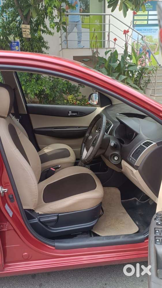 Hyundai I20 Sportz 1.2 Bs-iv, 2013, Petrol