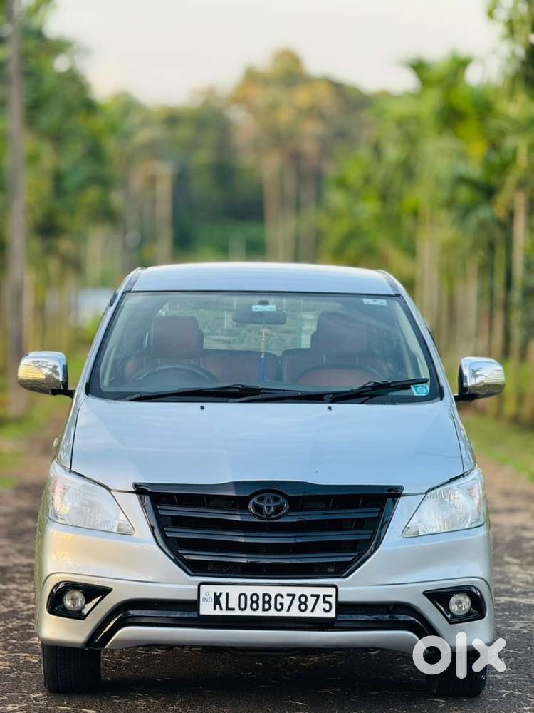 Toyota Innova 2015 Diesel 127000 Km Driven