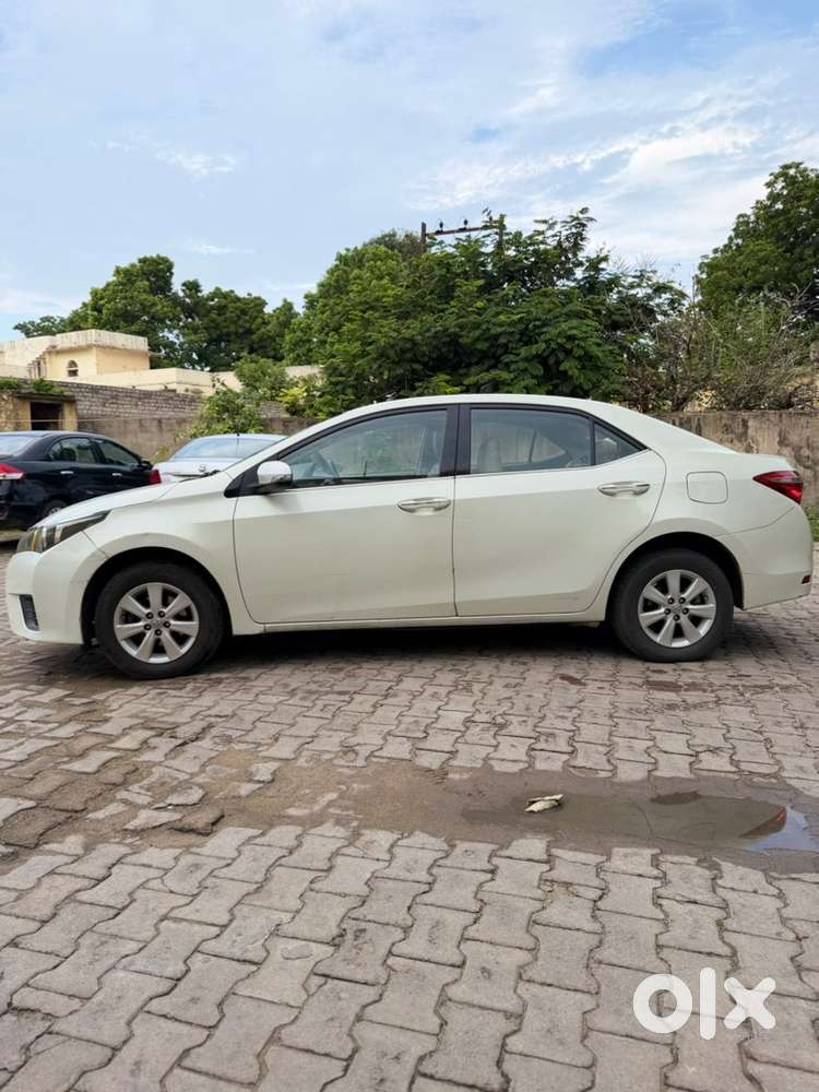 Toyota Corolla Altis 2014