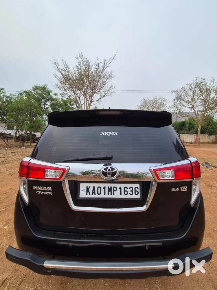 Toyota Innova Crysta 2016 Diesel 150000 Km Driven